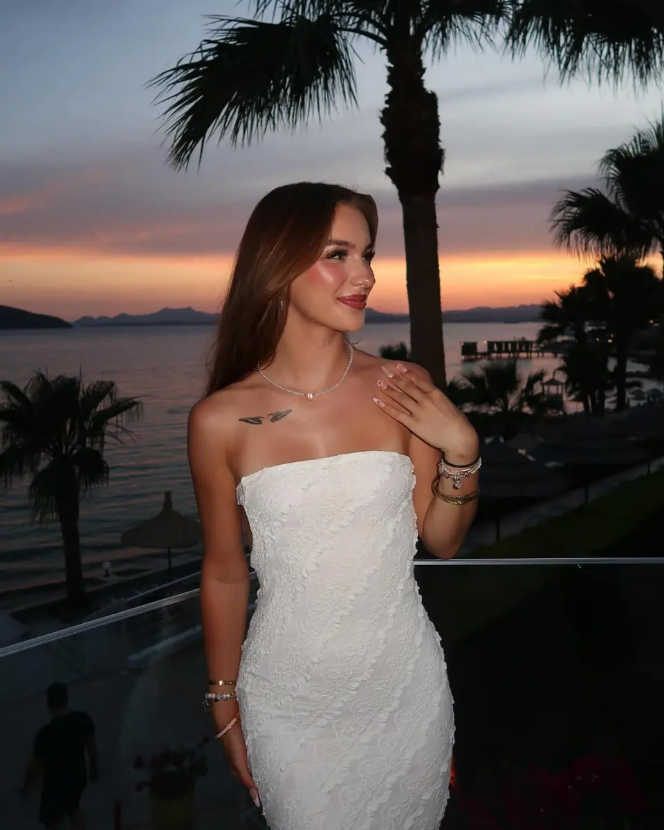 Adriana escort in Dubai