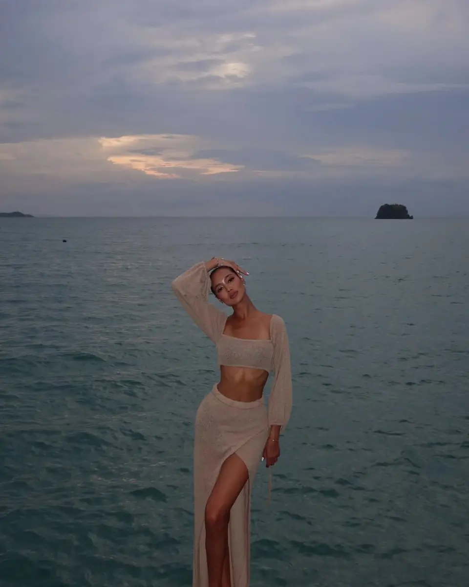 Amelia escort in Dubai