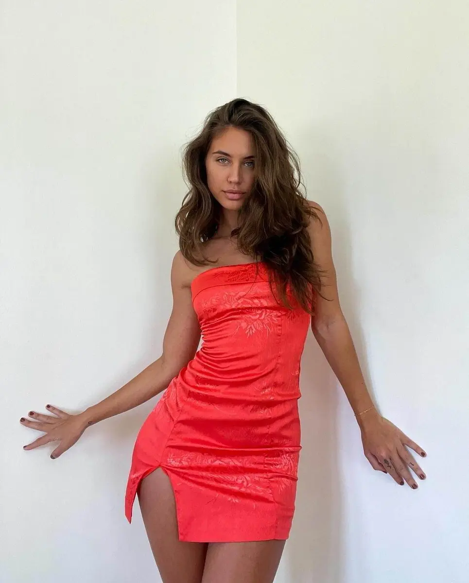 Angelina escort in Dubai