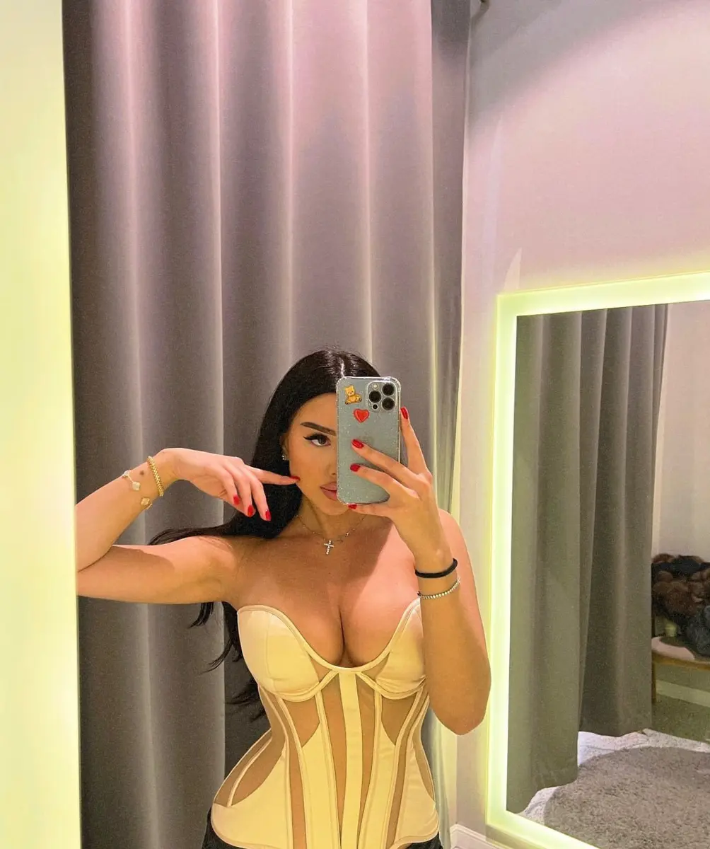 Ava escort in Dubai