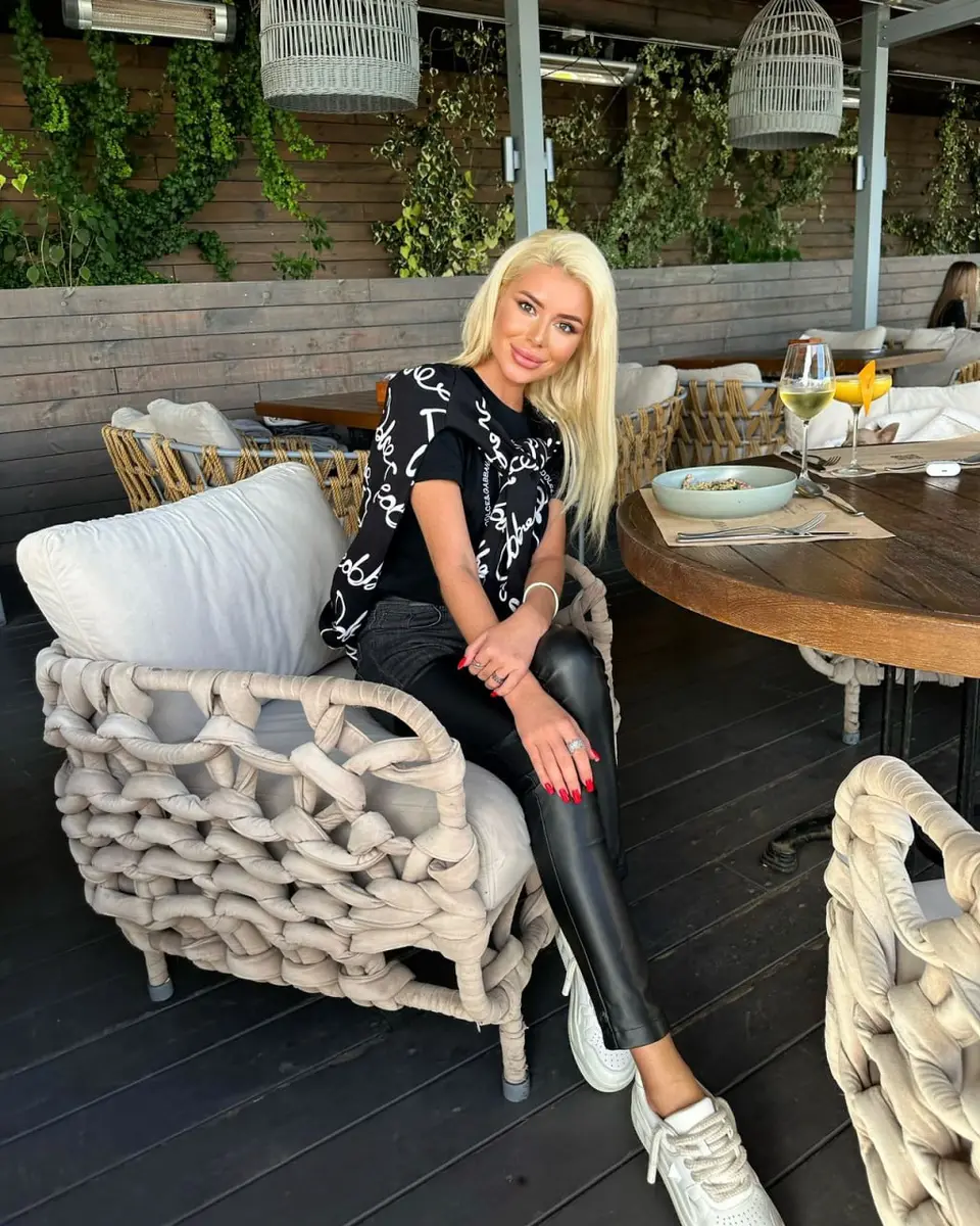 Boni escort in Dubai