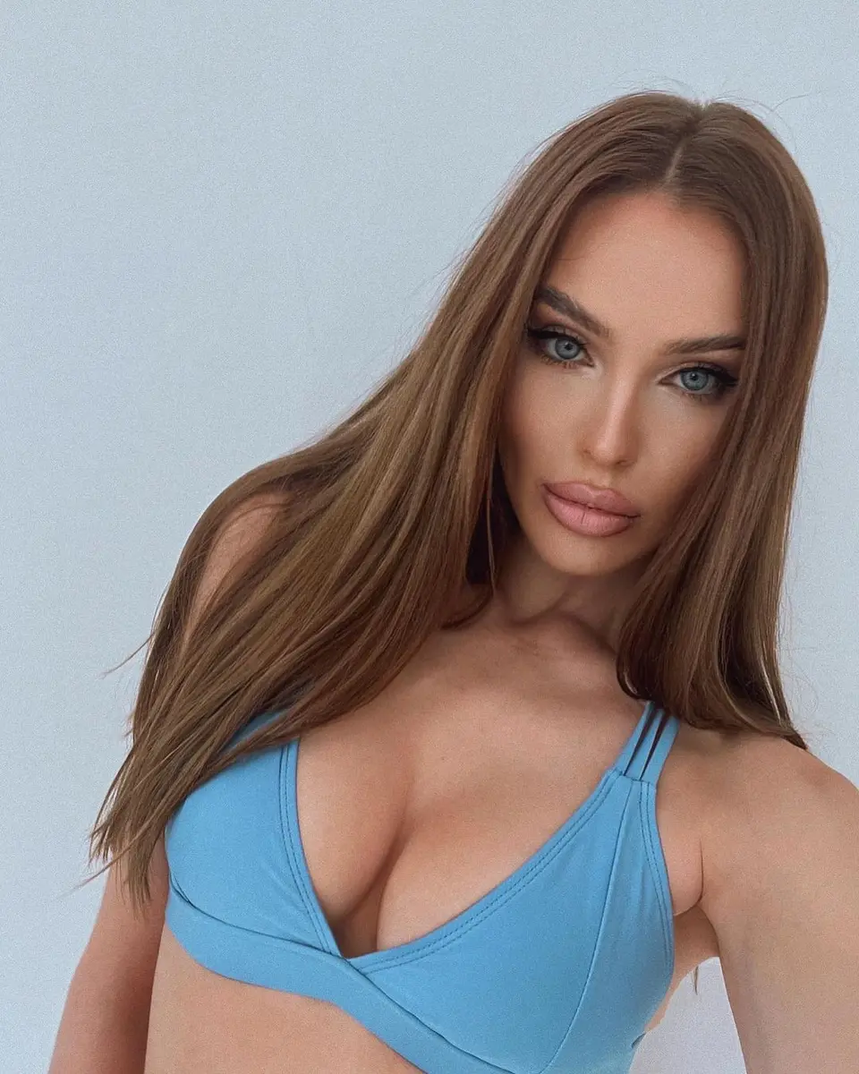 Camilla escort in Dubai