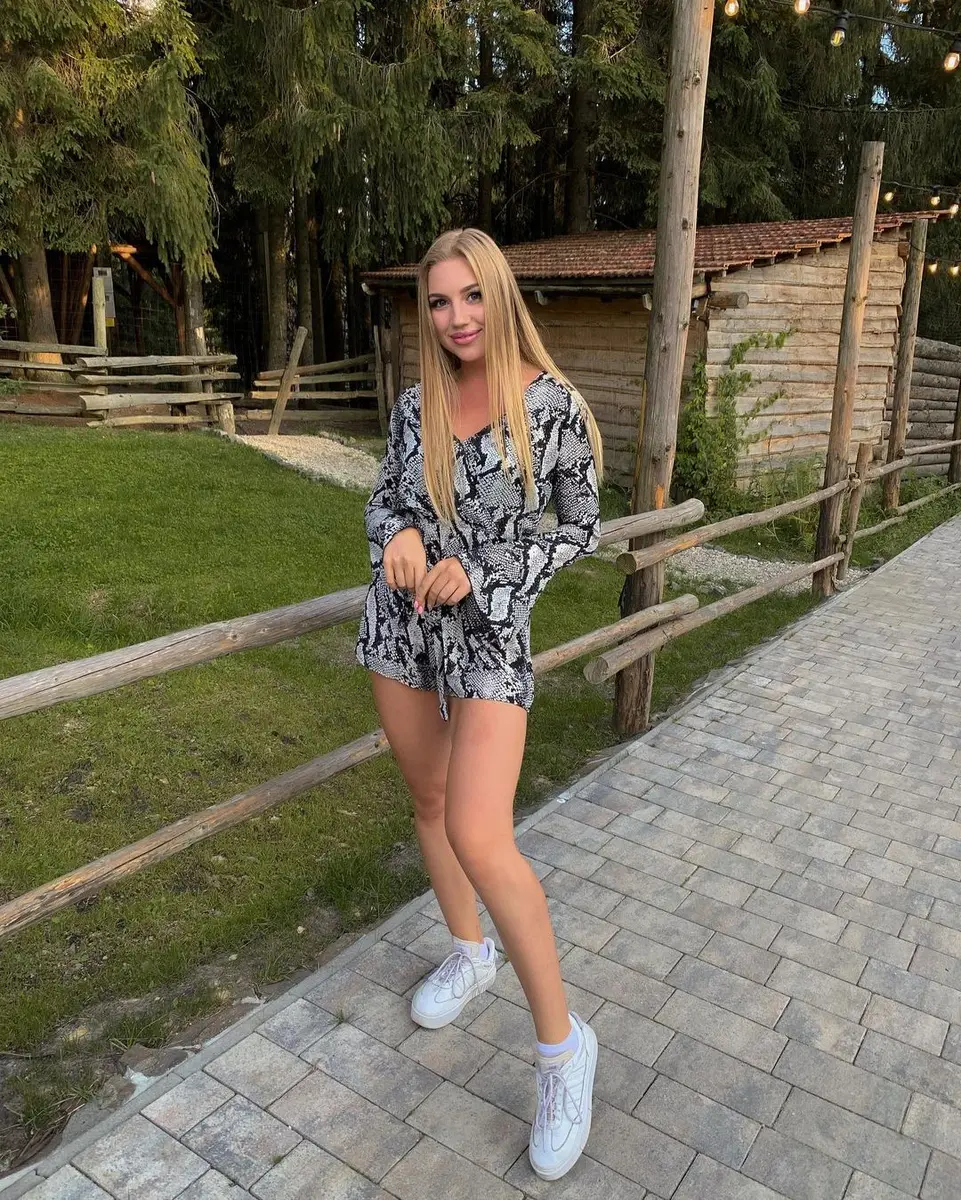 Carey escort in Dubai