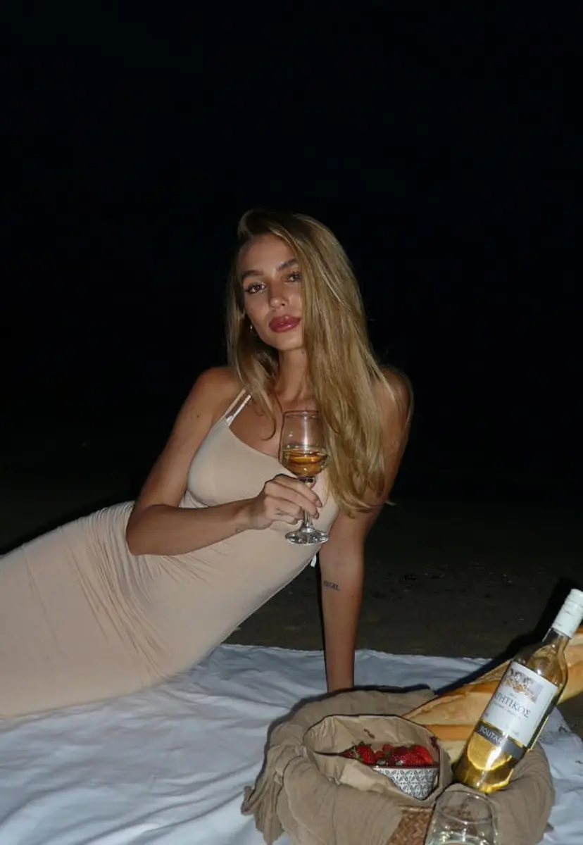 Carla escort in Dubai