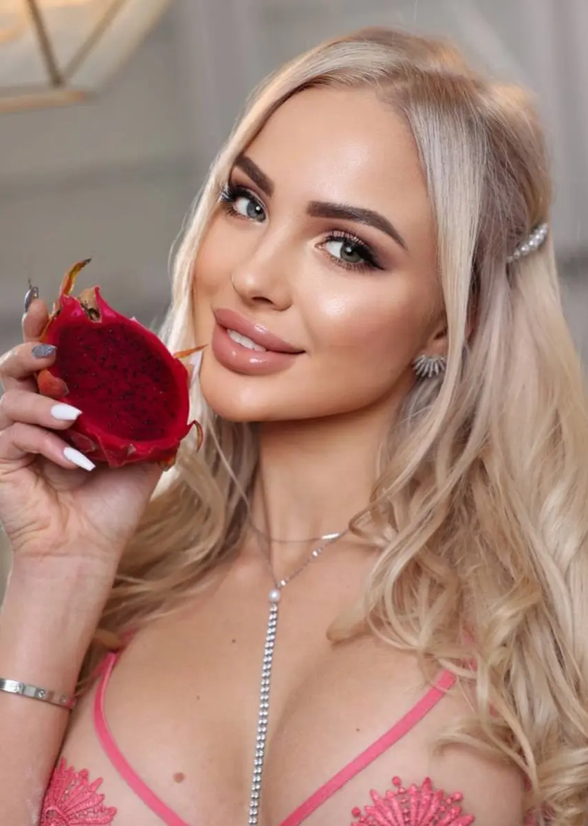 Carolyn escort in Dubai