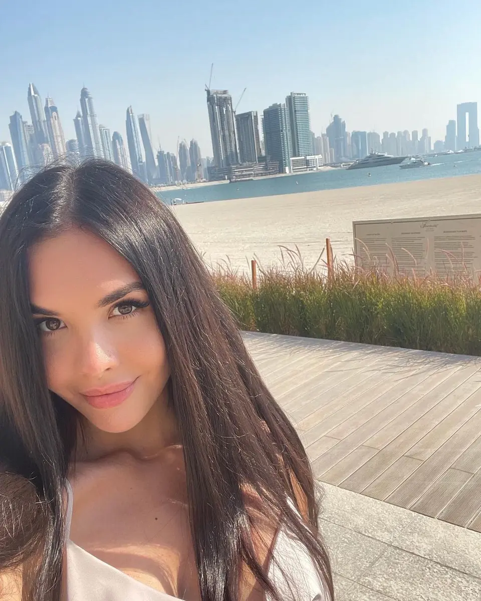 Karolina escort in Dubai