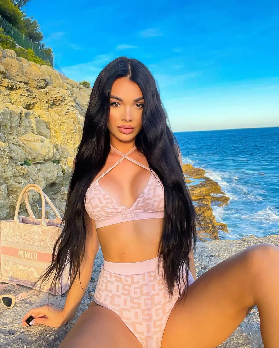 Lisa escort in Dubai