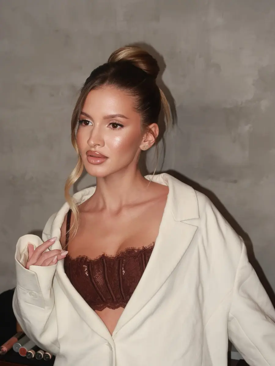 Luna escort in Dubai