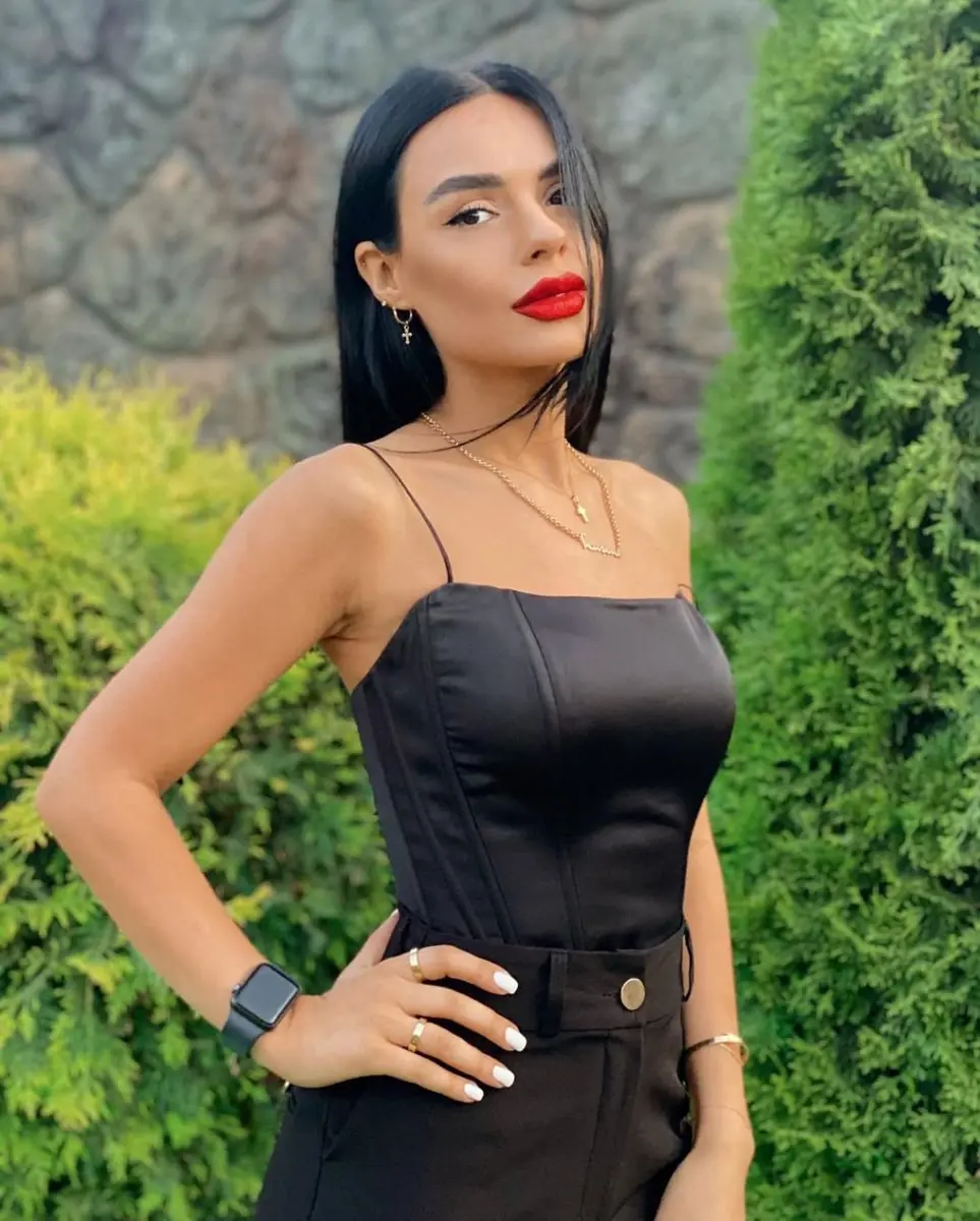 Mirella escort in Dubai