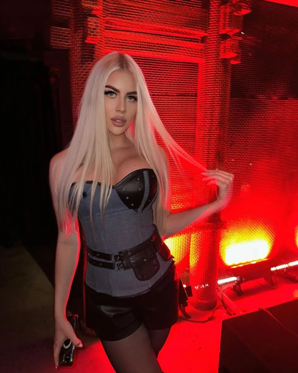 Monika escort in Dubai