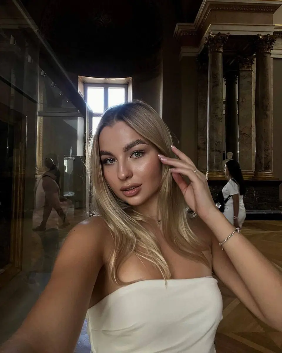 Olivia escort in Dubai