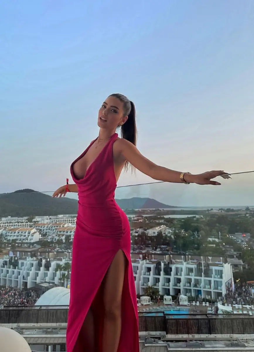 Rosaline escort in Dubai