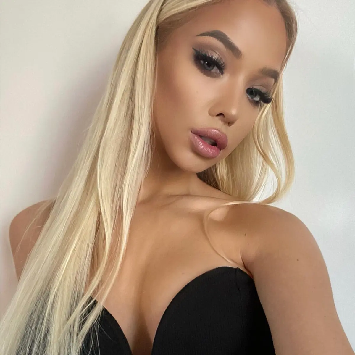 Sasha escort in Dubai