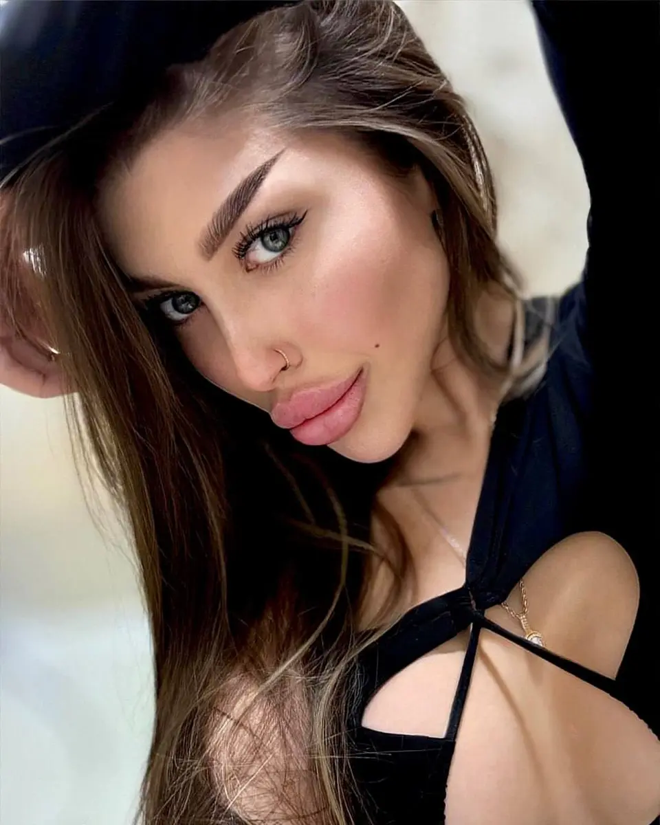Sophia escort in Dubai