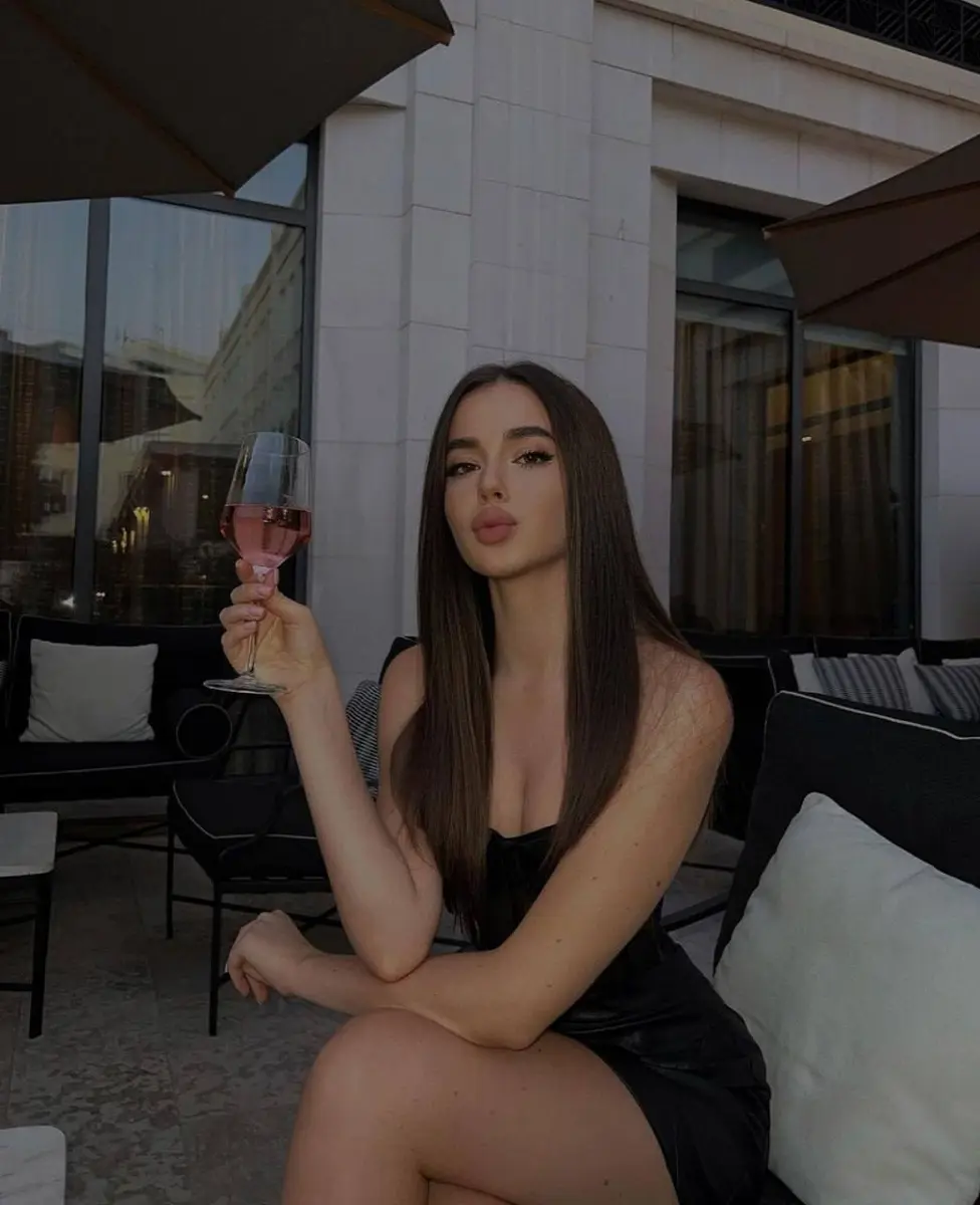 Victoria escort in Dubai