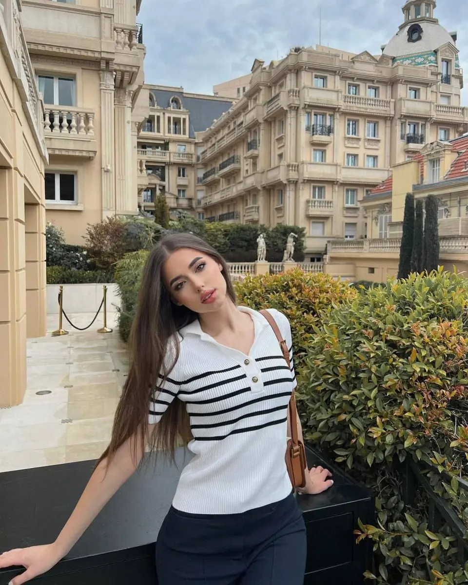 Victoria escort in Dubai